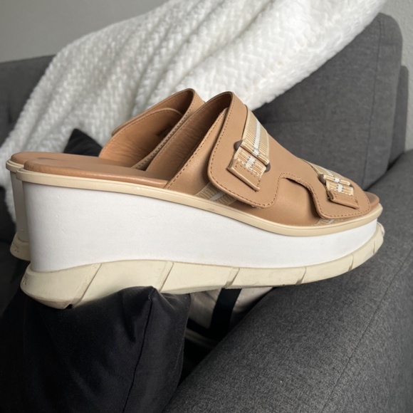 Sorel Heel Sandal, Beige Size 11, great for size 10! - Picture 2 of 4